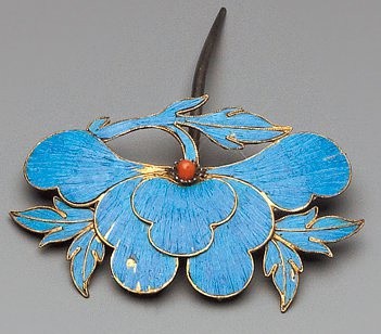 比如想要做成上图里的翠面效果，可以分层叠加黏贴。
衔接处如想更加自然，推荐使用剪发或布艺用的“牙剪”，这种剪刀能剪出锯齿状的边缘，再适当修饰，能使叠加的衔接处过渡更加自然。