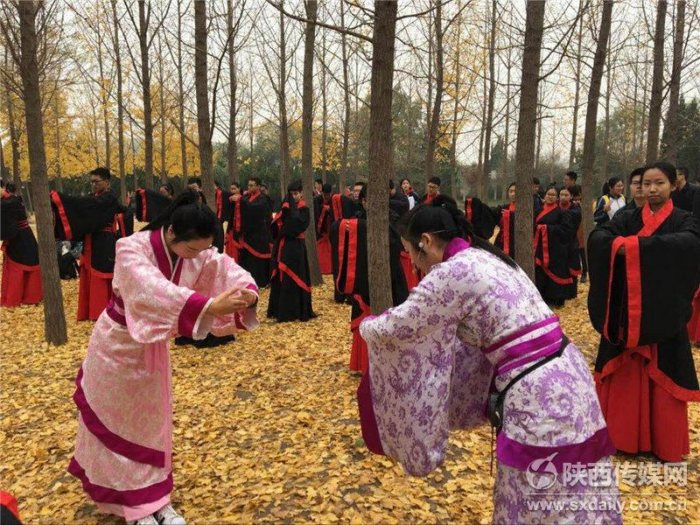 170名师生在汉阳陵博物馆穿汉服、学汉礼感受传统汉文化-图片2