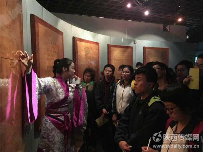 170名师生在汉阳陵博物馆穿汉服、学汉礼感受传统汉文化-图片6