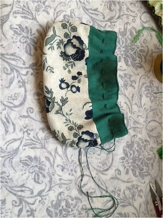 15、当一圈线穿完时，线头又会回到起始处