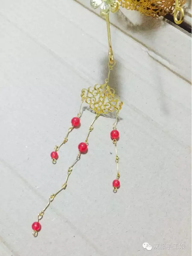 这里是用9针串的，比较麻烦，怕麻烦的宝宝可以直接买这种链条做流苏。
