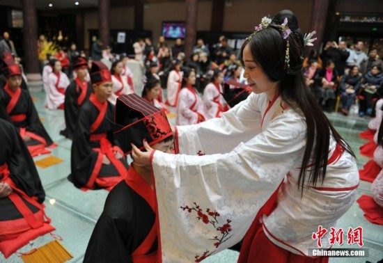 四川乐山36名孩子着汉服行古式成人礼-图片3