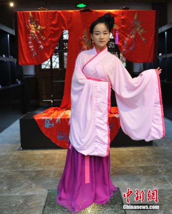 四川乐山36名孩子着汉服行古式成人礼-图片5