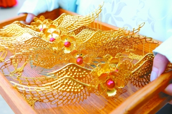 学生们手工制作的精美簪子