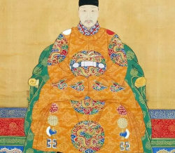 皇帝为什么穿黄袍？