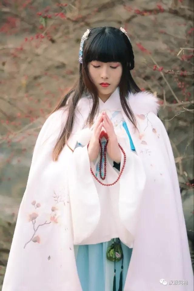 【汉服美图】若似月轮终皎洁,不辞冰雪为卿热。-图片9