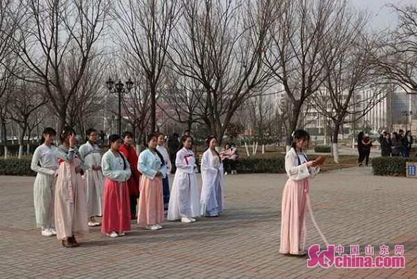 齐鲁工业大学理学院汉服社组织“花朝”赏花再现传统习俗-图片1