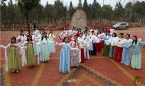湖南永州市汉服爱好者行古礼“祭花神”