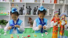 洛阳：萌娃身着汉服学非遗