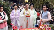 传统花朝节：福建汉服青年祭花神向春天祈福