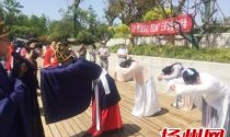 端午龙船诗会举办 穿汉服祭拜屈原吟诵《离骚》