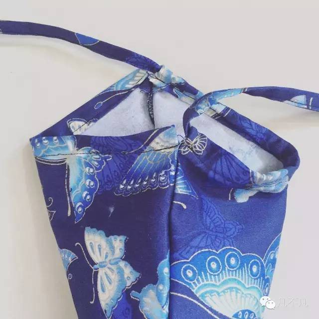 穿绳器继续沿着另一个口穿进去
然后两绳对齐就可以拆穿绳器了