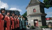荔湾区优秀高中毕业生身着汉服转文塔