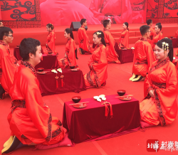 20对建筑新人工地上办汉服集体婚礼