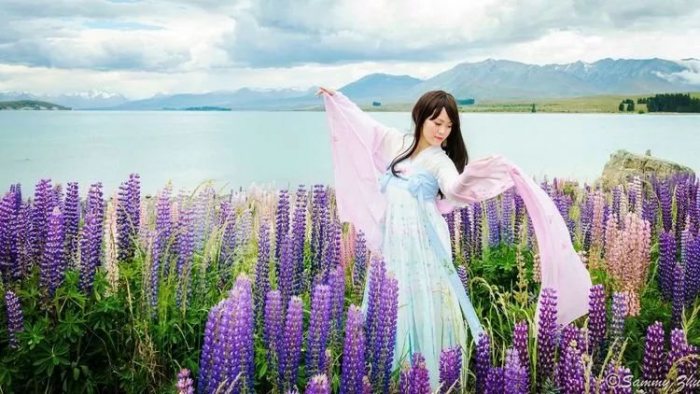 微风吹过,白云徐徐