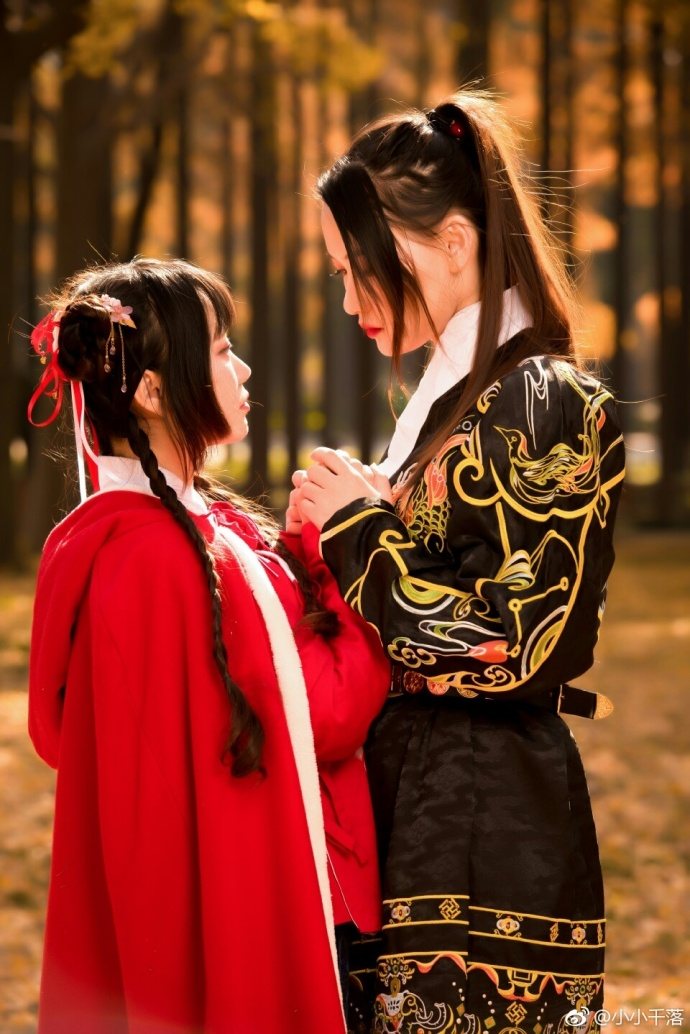 秋风萧瑟天气凉,深秋季节,天气渐渐变凉,远方的故人可感受到了!