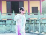 姑娘爱汉服 亲织复兴梦