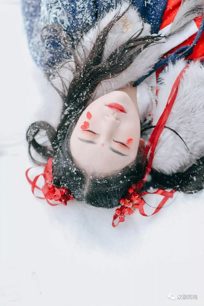 浩气清英,仙材卓荦,下土难分别。