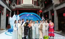 深圳古玩城举办大型汉服文化体验 市民着汉服体验千年文化