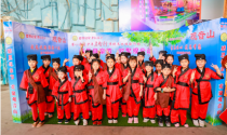 近千青少年齐聚东莞观音山 穿汉服拜孔子学习传统文化
