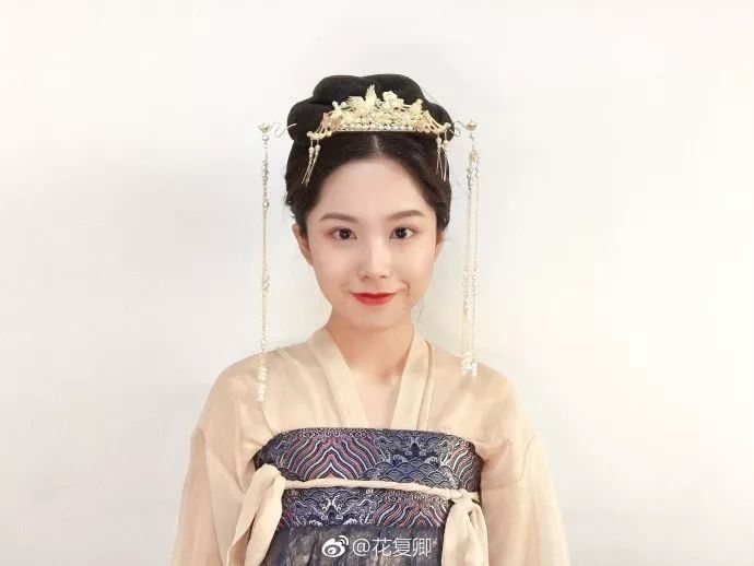 短发妹子的汉服盘发教程-图片9