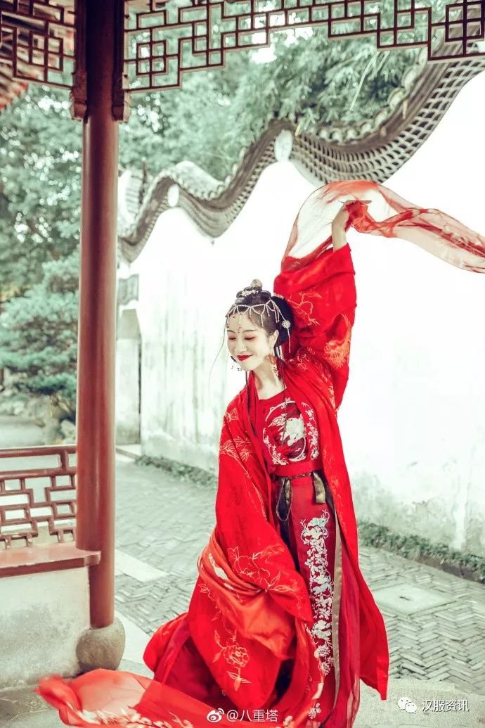 《汉服美图》点绛唇·蹴罢秋千-图片8