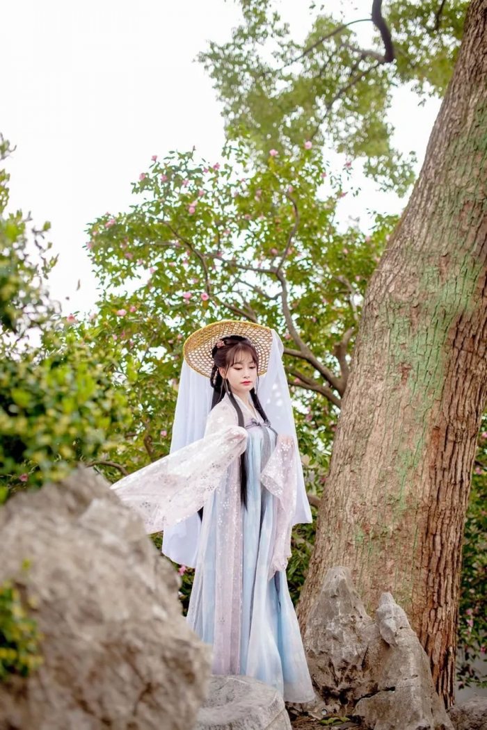 诗画舫,莫回望;泪千行,碧波荡漾