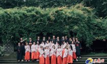 古今相融，南信大学生穿上汉服与《小时代》服装拍毕业照