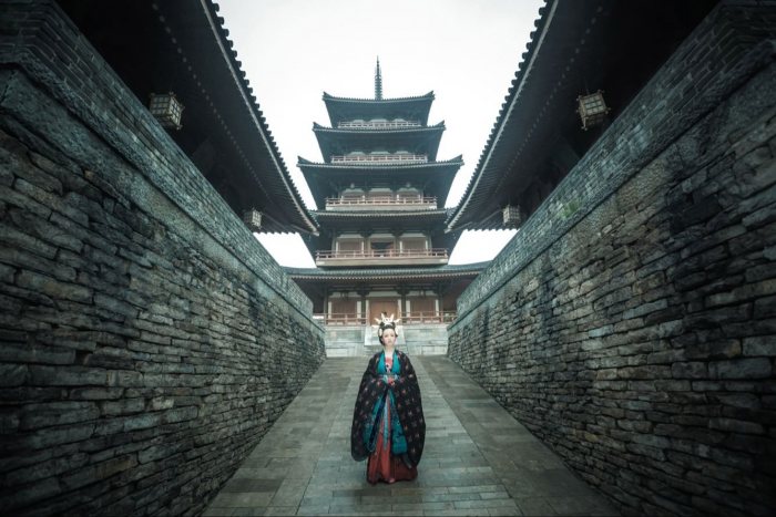 伫立山脚，看满眼满眼的绿意，才知道，许多事情，倘若不真正的身临其境，不亲自去尝试，是无论如何也感受不到它将带给你心灵怎样的震撼和灵魂的颤动。