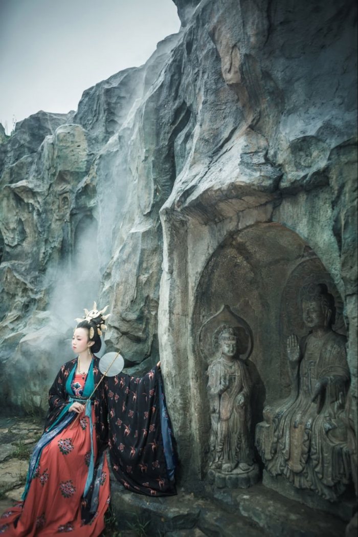 相看两不厌，绿韵连远天。山因水而灵动，水因山而厚重。这苍茫，厚重的景象，无论你从何种角落去观察，去审视，去品味，只觉得一股清新，灵动，舒服的意蕴扑面而来，直沁心脾。