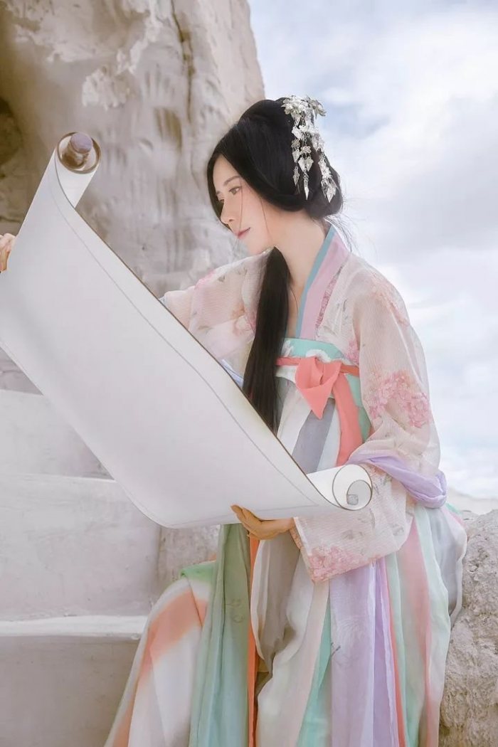 【汉服美图】雪山孤寂-图片4