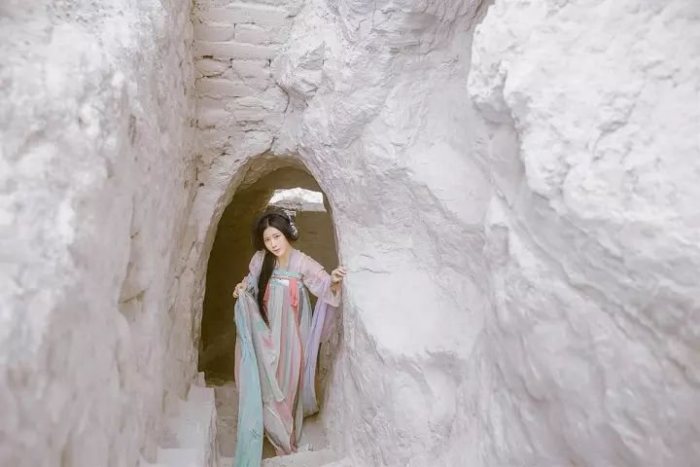 【汉服美图】雪山孤寂-图片8