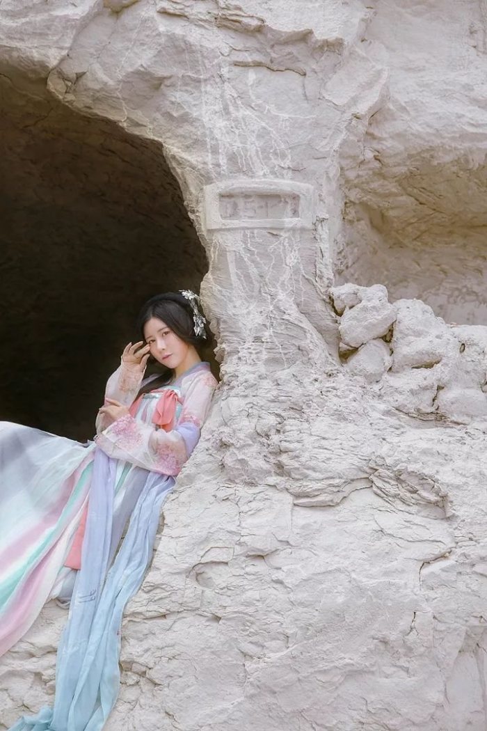 【汉服美图】雪山孤寂-图片14