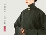 对中国古代服饰的研究，张园林迷上了汉服