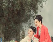 【汉服美图】柳下笙歌滿庭院，花間姊妹自有緣。