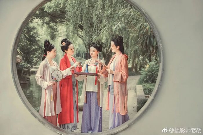 【汉服美图】柳下笙歌滿庭院,花間姊妹自有緣。-图片5