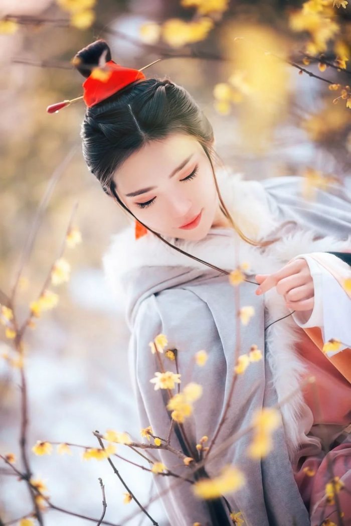 【汉服美图】雪里温柔,水边明秀,不借春工力-图片5