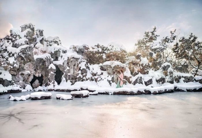 【汉服美图】雪里温柔,水边明秀,不借春工力-图片6