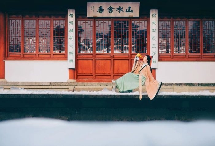 【汉服美图】雪里温柔,水边明秀,不借春工力-图片8