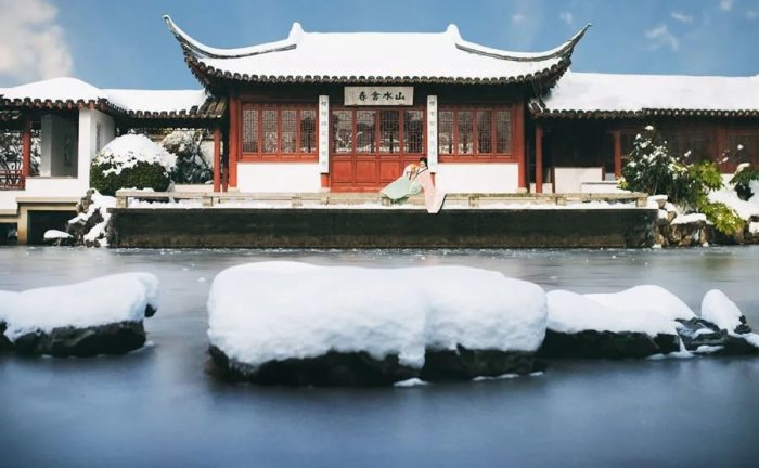 【汉服美图】雪里温柔,水边明秀,不借春工力-图片10