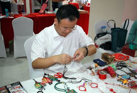 南京六大民俗节欢庆“七夕” 民间艺术家呼唤民俗回归-图片3