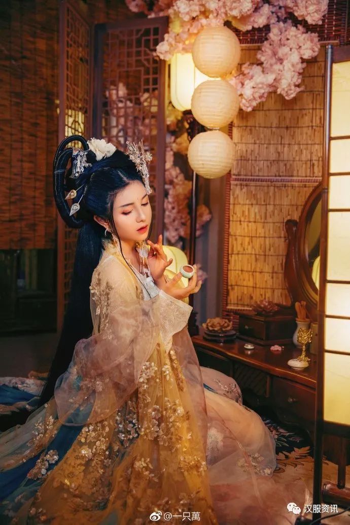 春去冬来   你曾笑我棋艺不精   我便日日与自己下棋   可如今却不能再与你对弈一场了-图片8