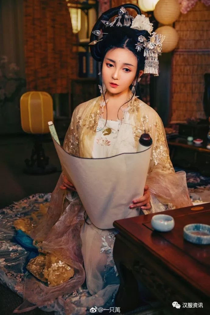 春去冬来   你曾笑我棋艺不精   我便日日与自己下棋   可如今却不能再与你对弈一场了-图片9