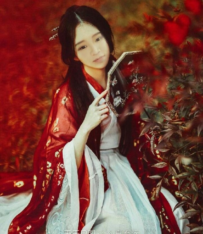 图片动态：我从小喜欢汉服，但是对他了解的也不多，希望大家互助一下，让我-图片1
