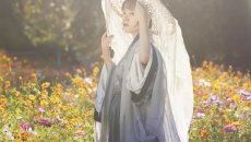 鲜衣怒马少年时，一日看尽长安花。