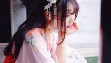 【汉服美图】染一抹桃色腮红，着一袭碎花长裙