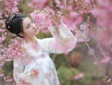 【汉服美图】不负春光，不负花期