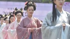 又见山寺桃花开 栖霞山上演汉服礼仪文化秀