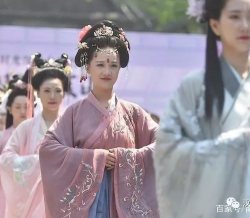 又见山寺桃花开 栖霞山上演汉服礼仪文化秀