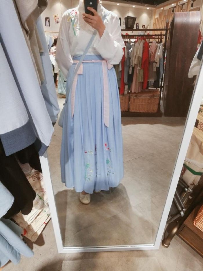 图片动态：出全新未拆封S码交领，M下裙。一个仅试穿S码大袖衫。 一片式-图片5